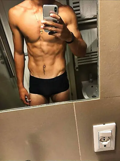 Lorenzo Musetti nudes