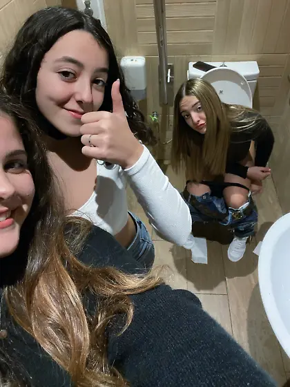 Toilet hotties