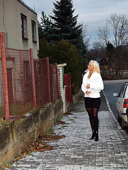 Blonde cutie applies job