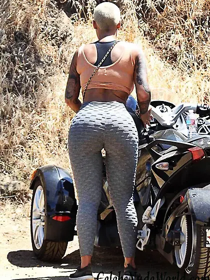 Amber Rose: Thick Thighs Alert
