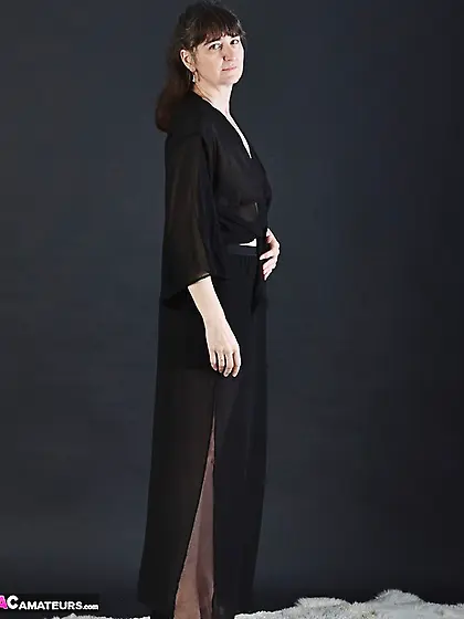 Tempting brunette milf wearing