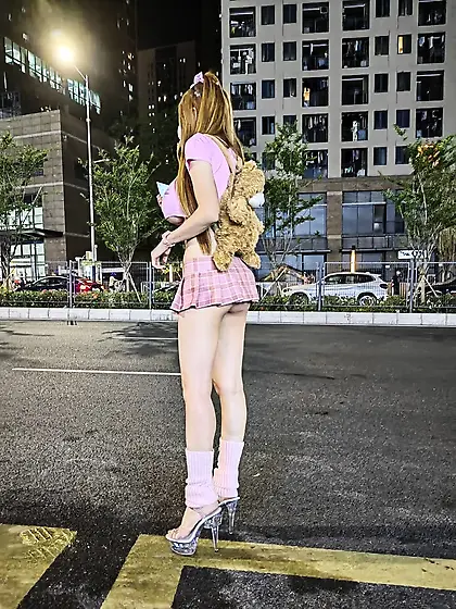 Prostitution,  that's my job! 127 Naomi