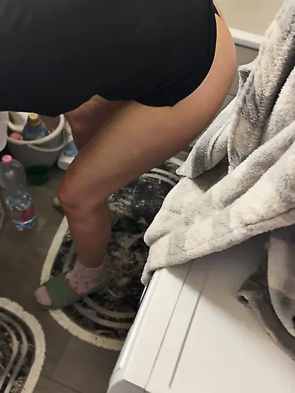 42yo Albanian thick mom – real stolen bathroom a