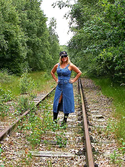 Flashing Nude Chrissy from Europe