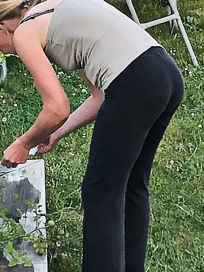 Unaware milf wife hidden pics