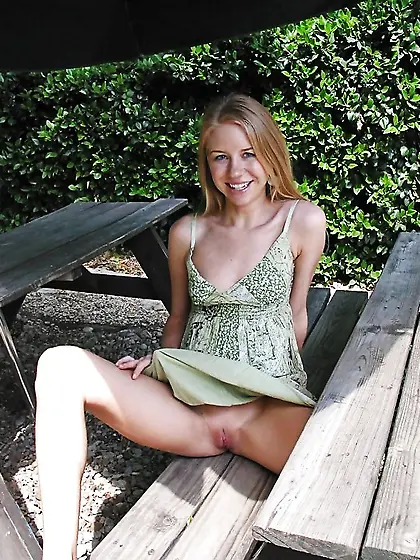 She Loves Discreet Clit Play in Public