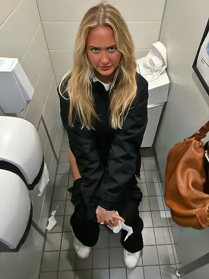 Toilet hotties