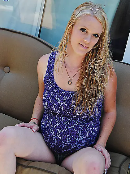 Blonde pregnant babe stripping and showing her tits and