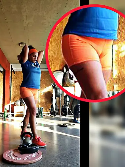 Milf hot cameltoe and ass (3)