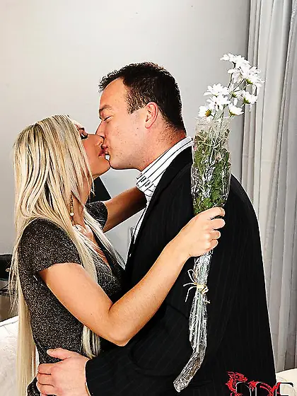 Vanessa Jordin is about to show her oral sex skills after gettin