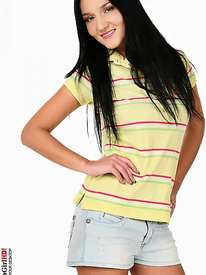 Bosomy brunette Tiffany Virtuagirl is losing off top and shorts