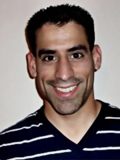 Brunette curvyjoe perform close