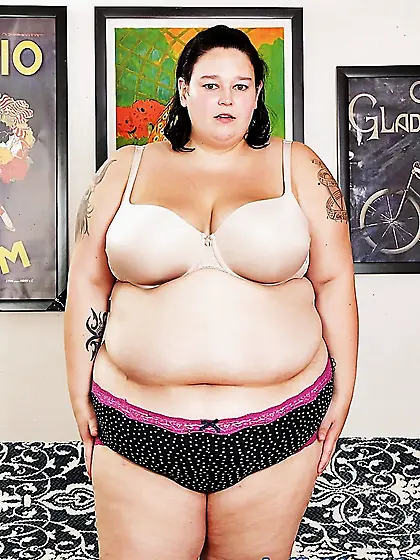 Sexy BBW Valhalla Lee loves getting fucked deep