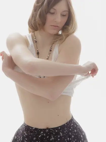 Blonde kisses cock before fucking on the massage table