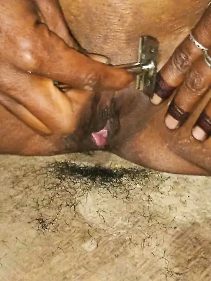 Mere niche ka paani nikal ne lag gaya Puri baal saaf karna p