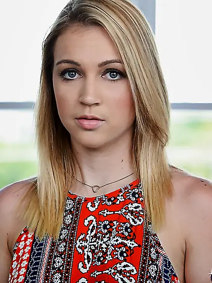 Love with hungry pussy sins on the sofa shoving fingers inside o