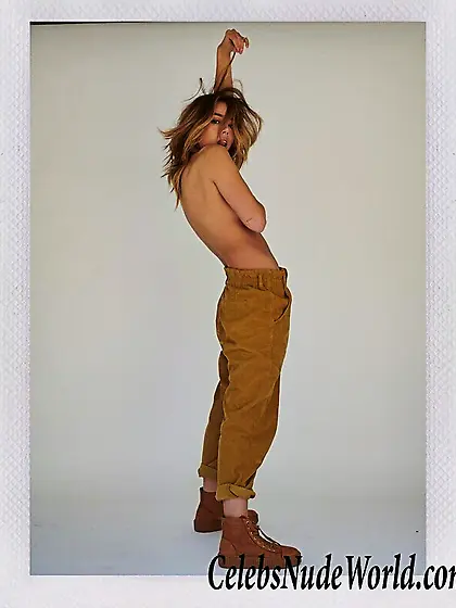 Chloe Bennet Naked