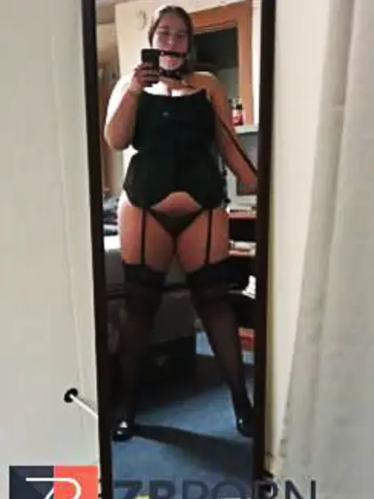 Doesnt she just view so whorish in a leash and coller?