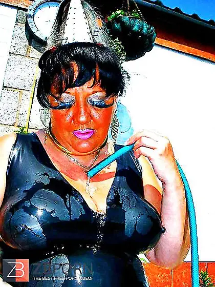 Weird Fledgling Spandex Granny