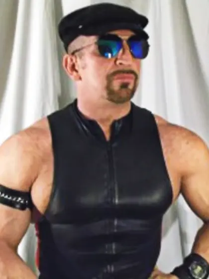 Igorlive perform anal sex