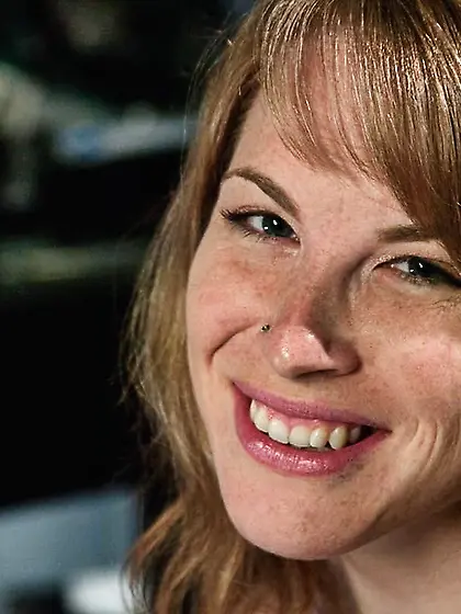 Super hot blonde gal