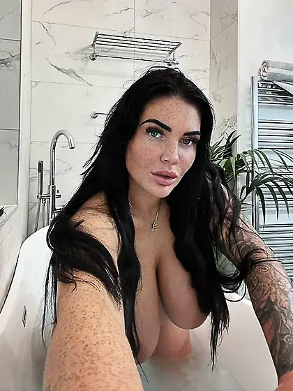 British Chav Emma Leigh