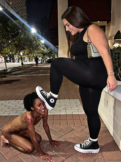 Pawg dominates nigger under foot