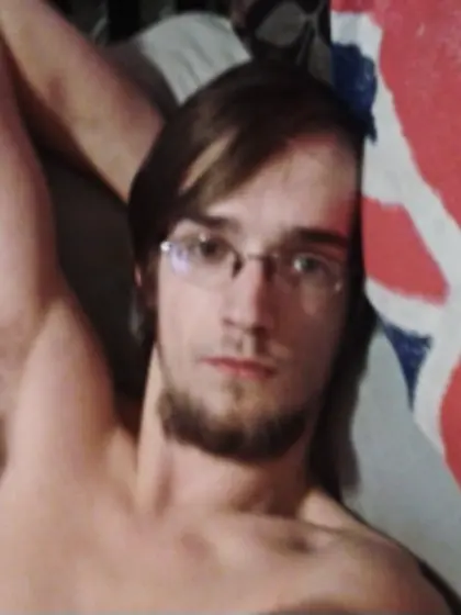 Brunette pyropeachman perform close