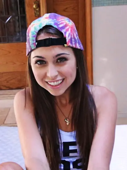 Hairy brunette teen amateur