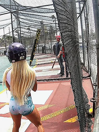 Little juicy milf screwed in the hotel