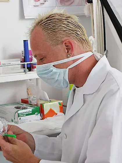 Natural boobs babe lets doctor fuck her pussy with fingers