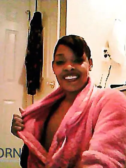 Spectacular Lil Mama in the Bathtub