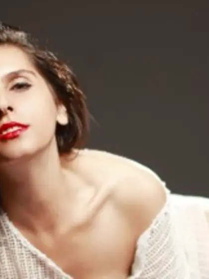 Brunette Lola Roleplay.