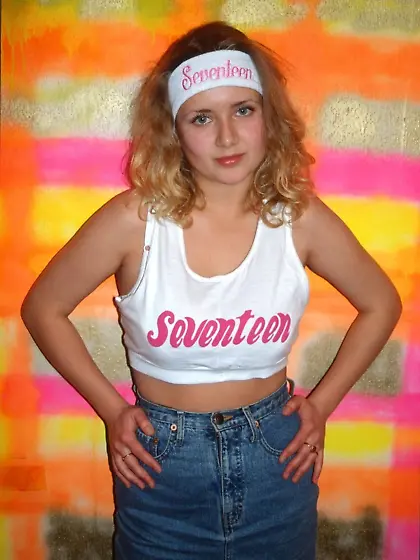 Chick in white headband doesn't need to finger pussy because vib