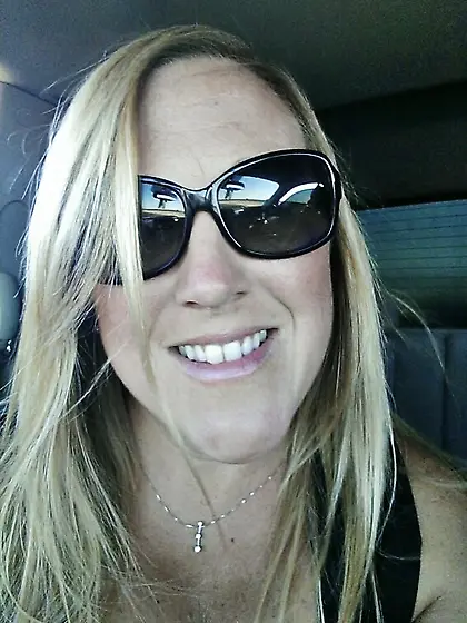 Mardi Gras MILF Cheri