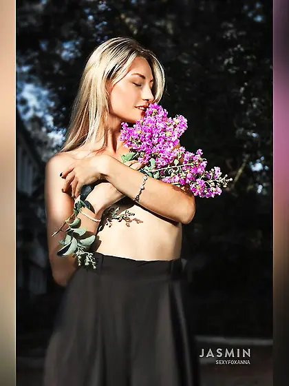 Bisexual dark eyes girl