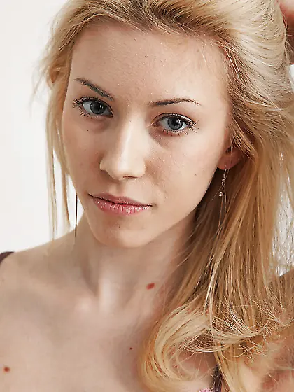 Skinny blonde cutie is ready to show the slender body to make ma