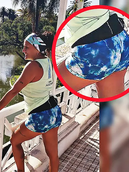 Milf hot cameltoe and ass (3)