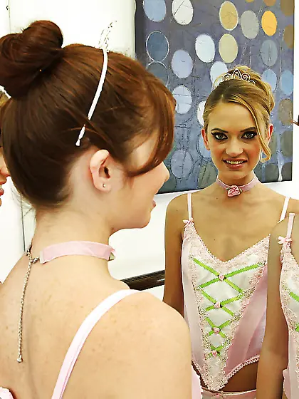 Small tits ballerina lesbian