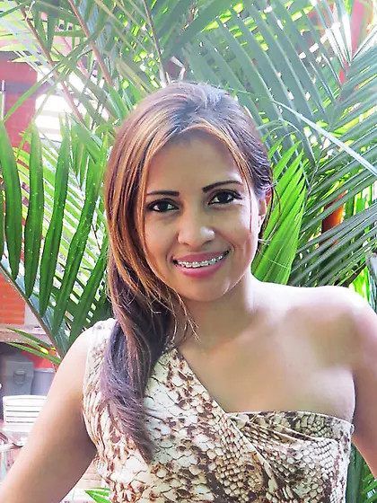 Latin milf brown hair