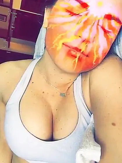 Joanna JoJo Levesque Cleavage Photo