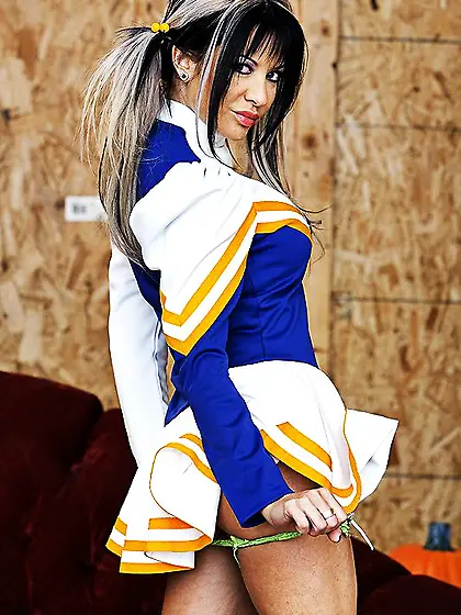 Alternative busty cheerleader Helly Mae Hellfire takes thick thr