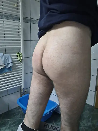 Esmerova kuckica pedersko dupe